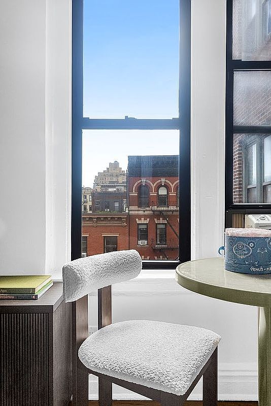 295 W 11th St APT 5F New York, NY 10014 - Thumbnail 4