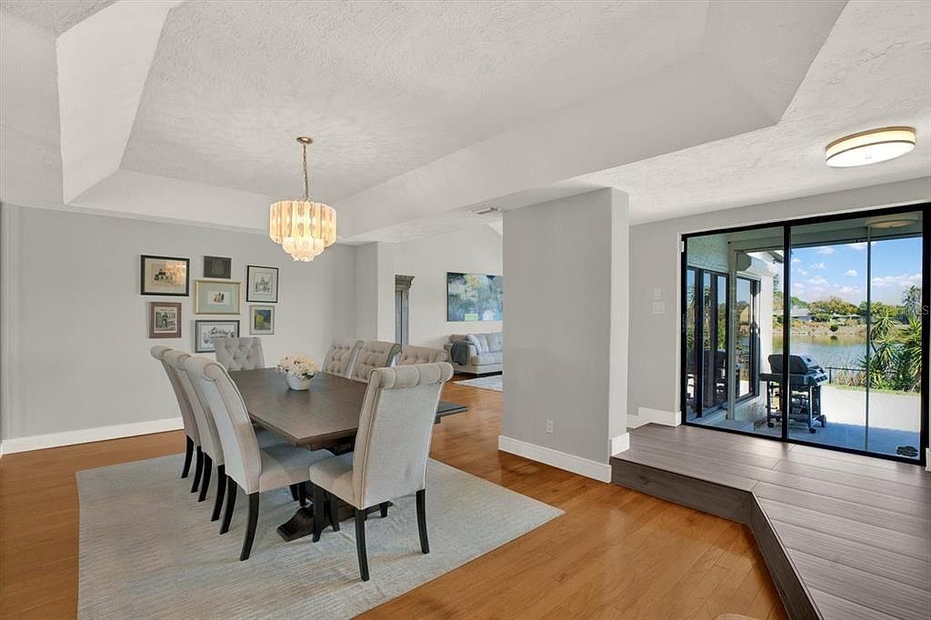 1461 74th Cir NE Saint Petersburg, FL 33702 - Thumbnail 4