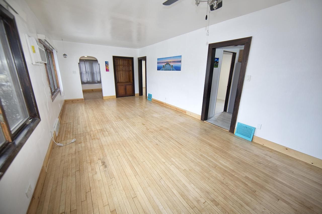 2053 S 91st St Milwaukee, WI 53227 - Thumbnail 4