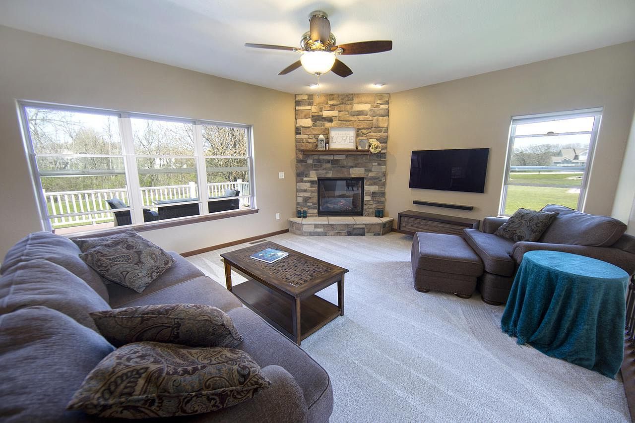 1822 Rockridge Way Waukesha, WI 53188 - Thumbnail 4