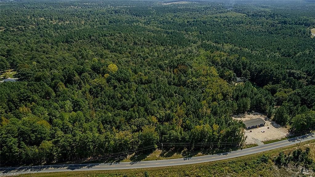 120 Lindsey Ln Eagle Springs, NC 27242 - Thumbnail 4