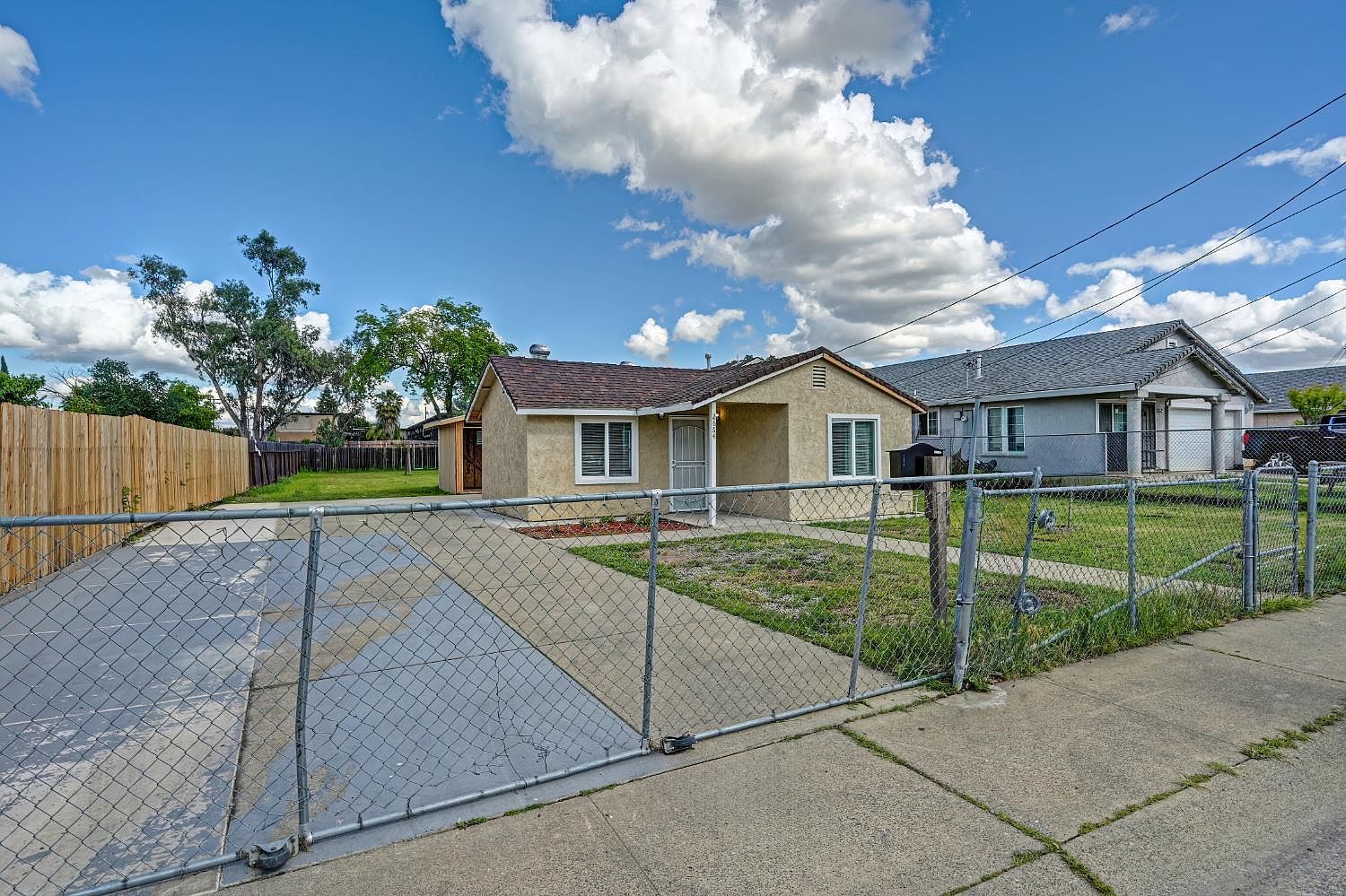 2664 Forrest St Sacramento, CA 95815 - Thumbnail 4