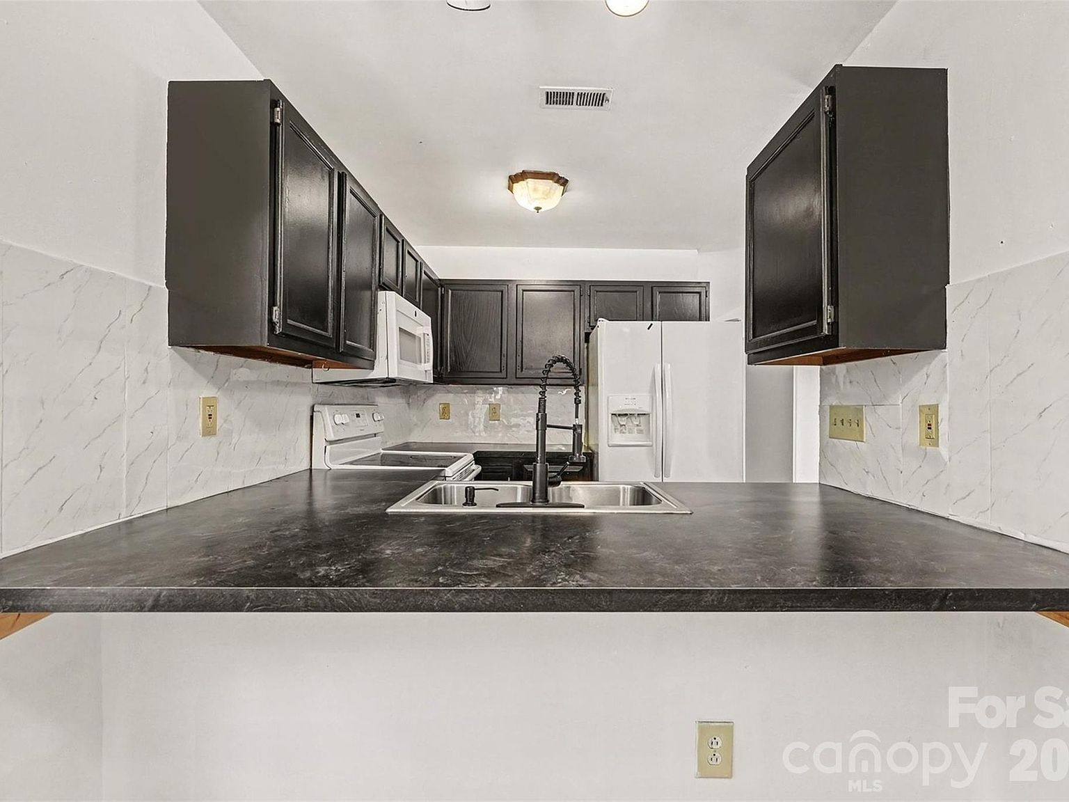 5609 Beaconsfield Rd Charlotte, NC 28214 - Thumbnail 4