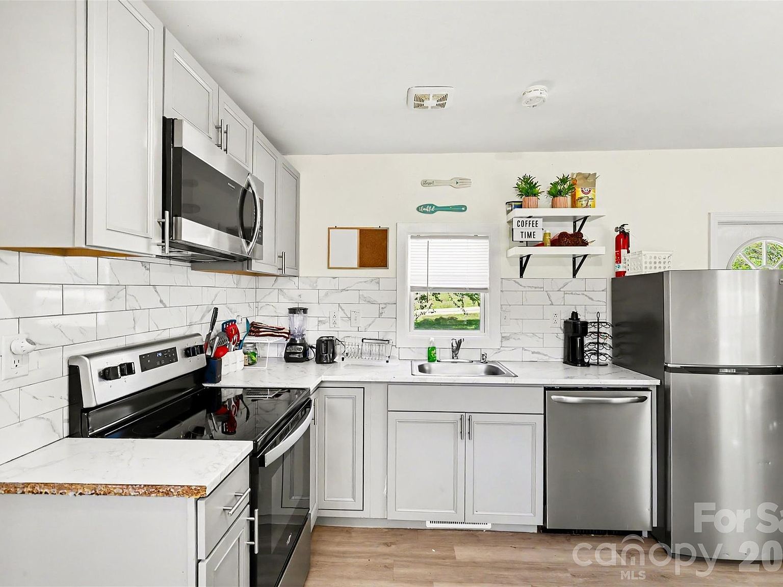 9937 Harwood Ln Charlotte, NC 28214 - Thumbnail 4