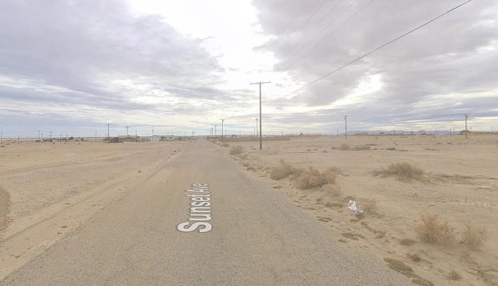 2052 Sunset Ave Thermal, CA 92274 - Thumbnail 4