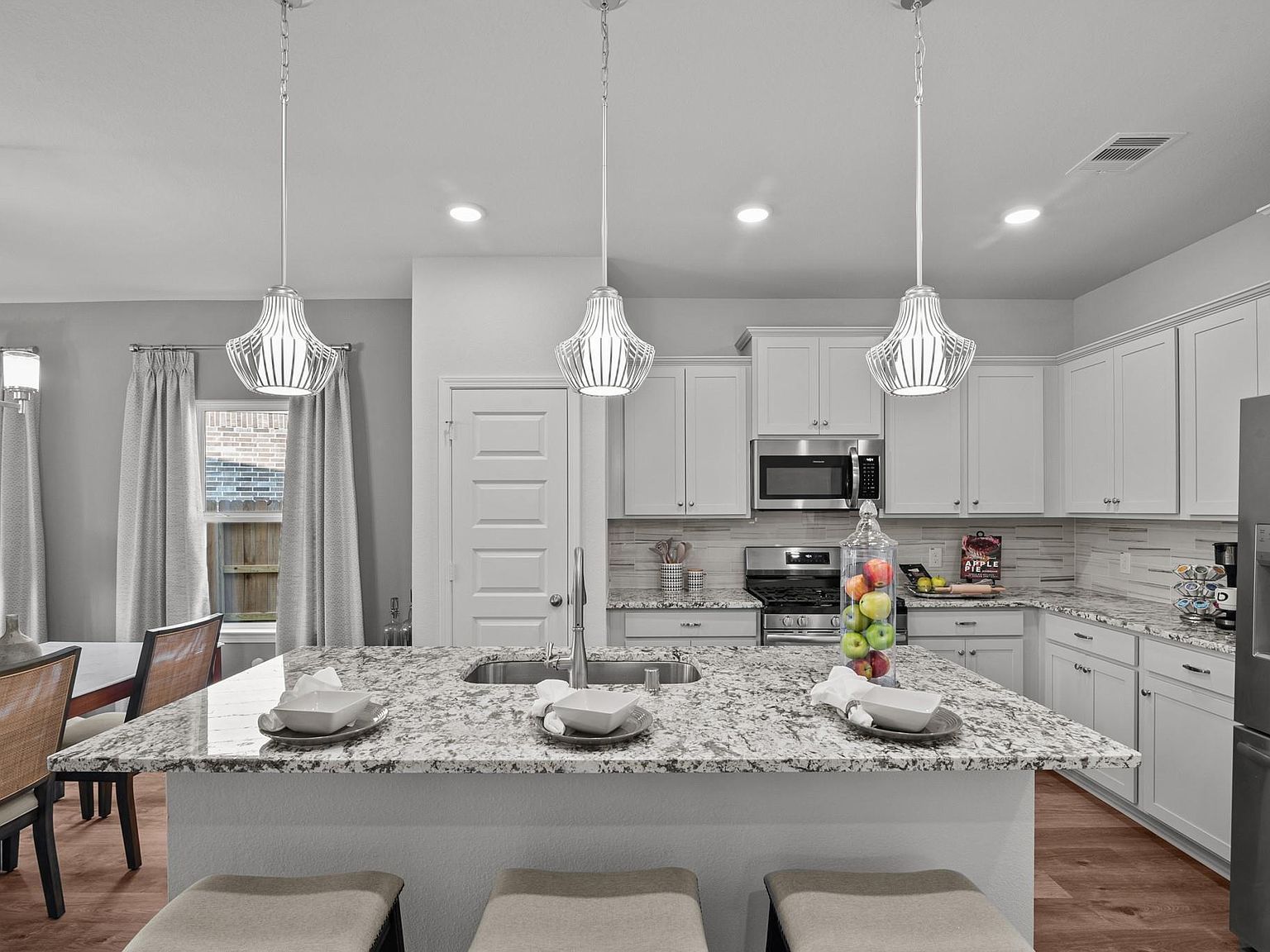 1617 River Scene Trl Dayton, TX 77535 - Thumbnail 4