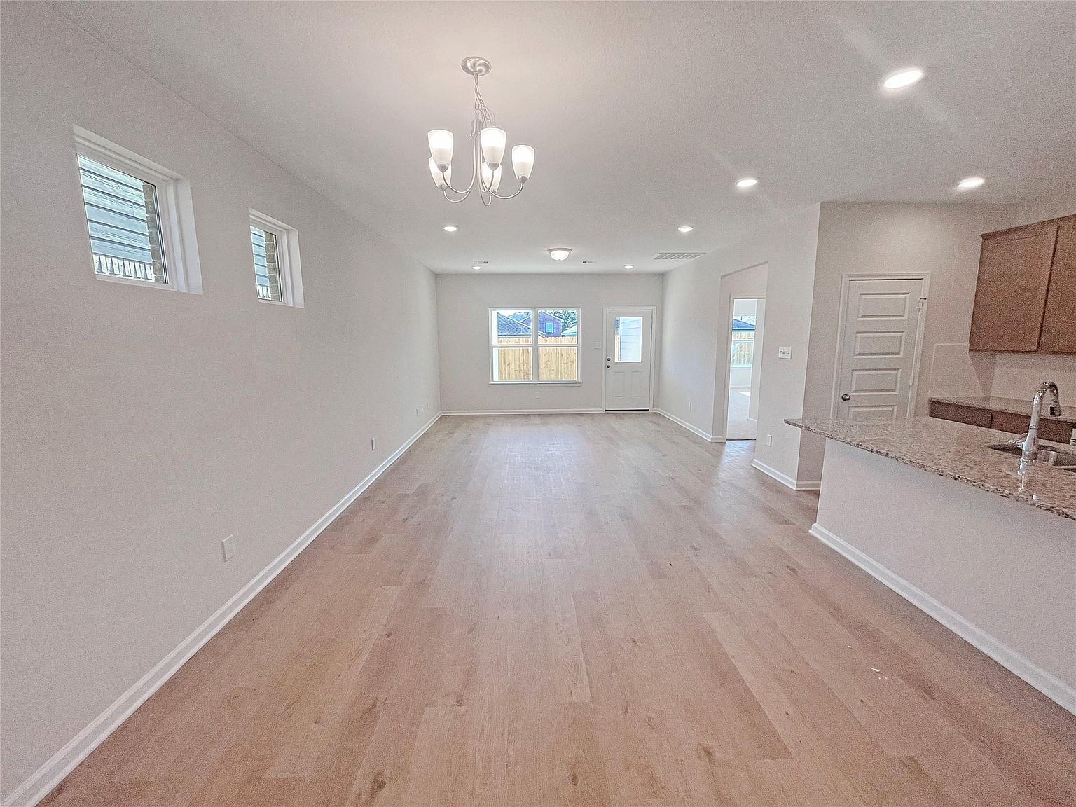 9781 Enclave Ridge Rd Willis, TX 77318 - Thumbnail 4