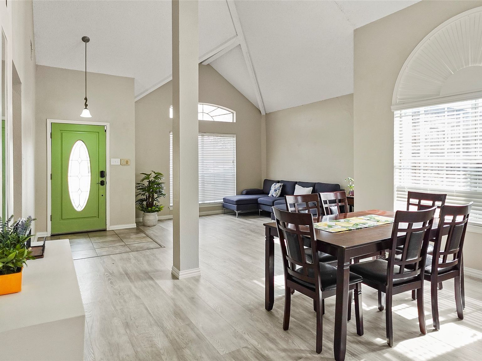 2123 Daniel Way Carrollton, TX 75006 - Thumbnail 4