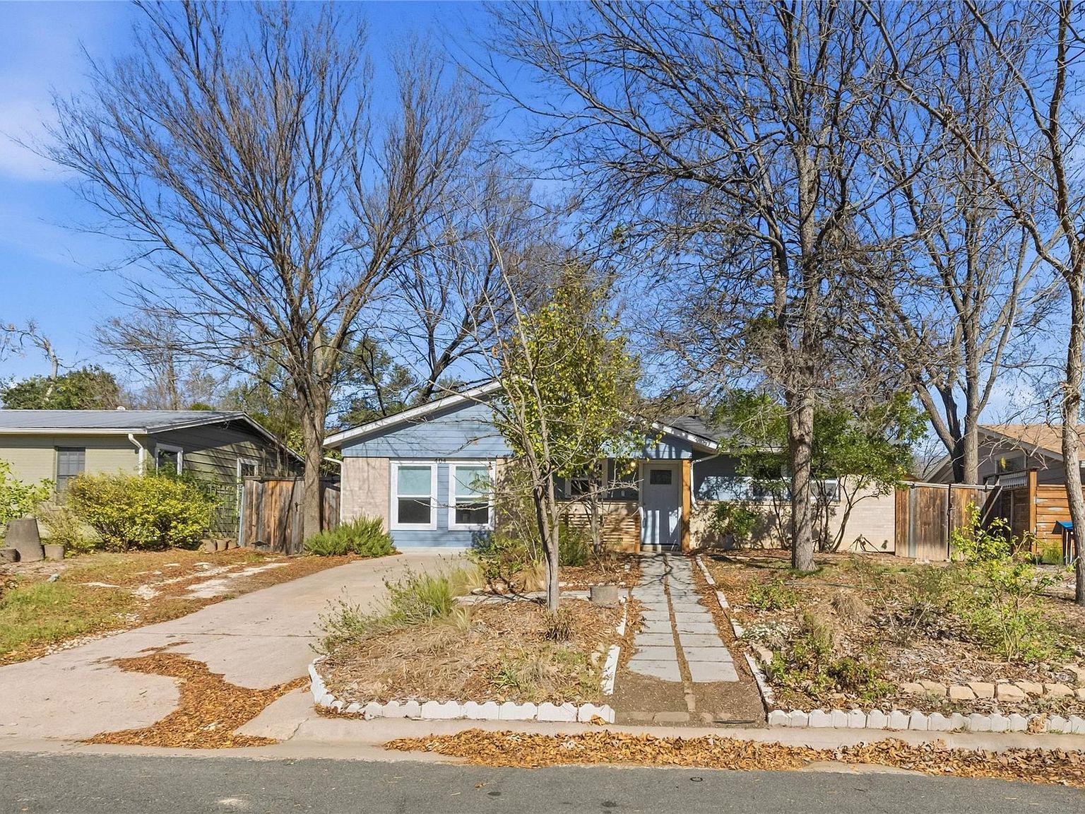 404 Seminole Dr Austin, TX 78745 - Thumbnail 4