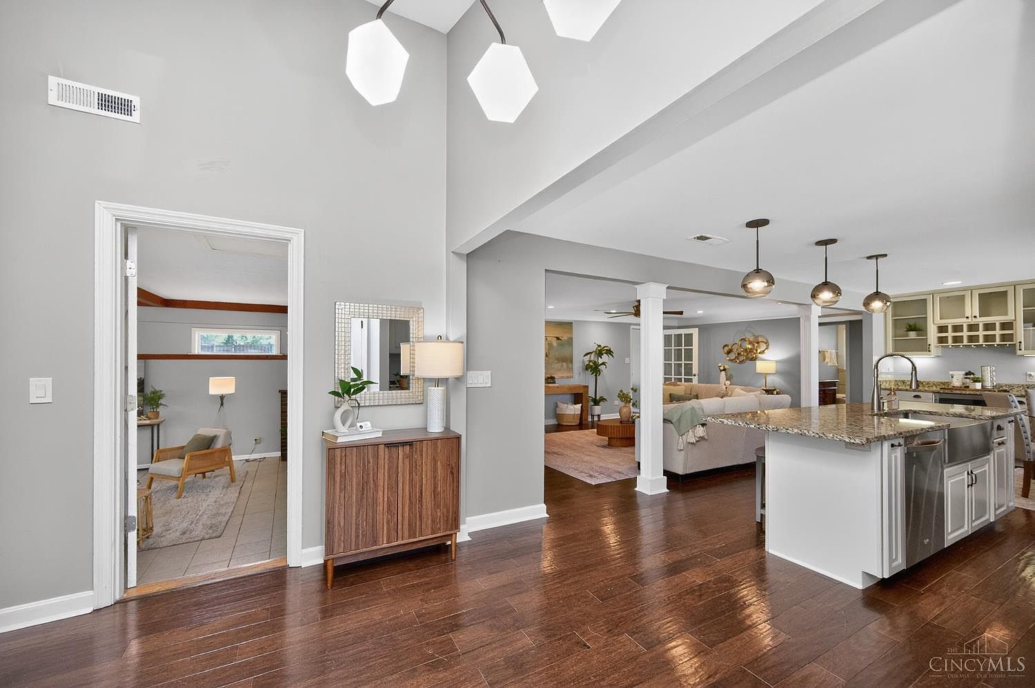 8317 Patrilla Ln Cincinnati, OH 45249 - Thumbnail 4