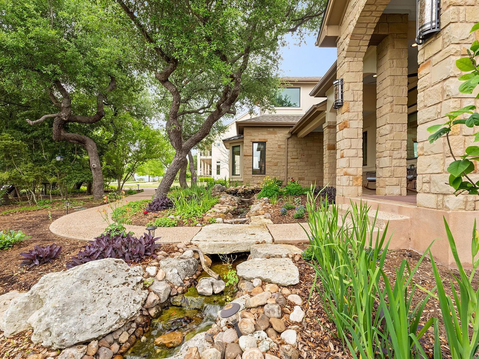 8815 Blazyk Dr Austin, TX 78737 - Thumbnail 4
