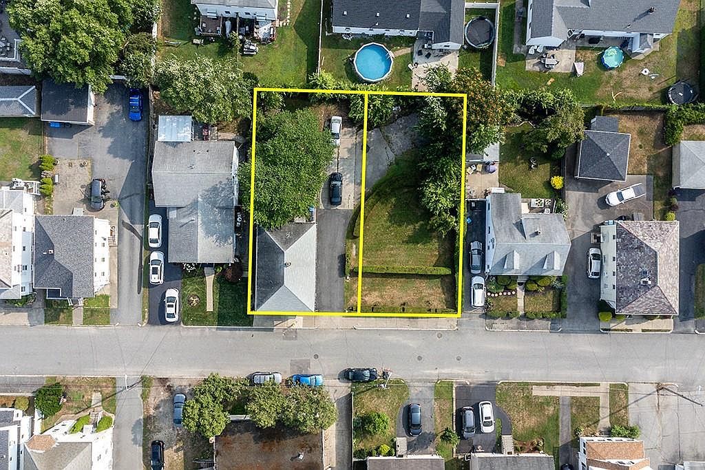 66 Clemence St Cranston, RI 02920 - Thumbnail 4