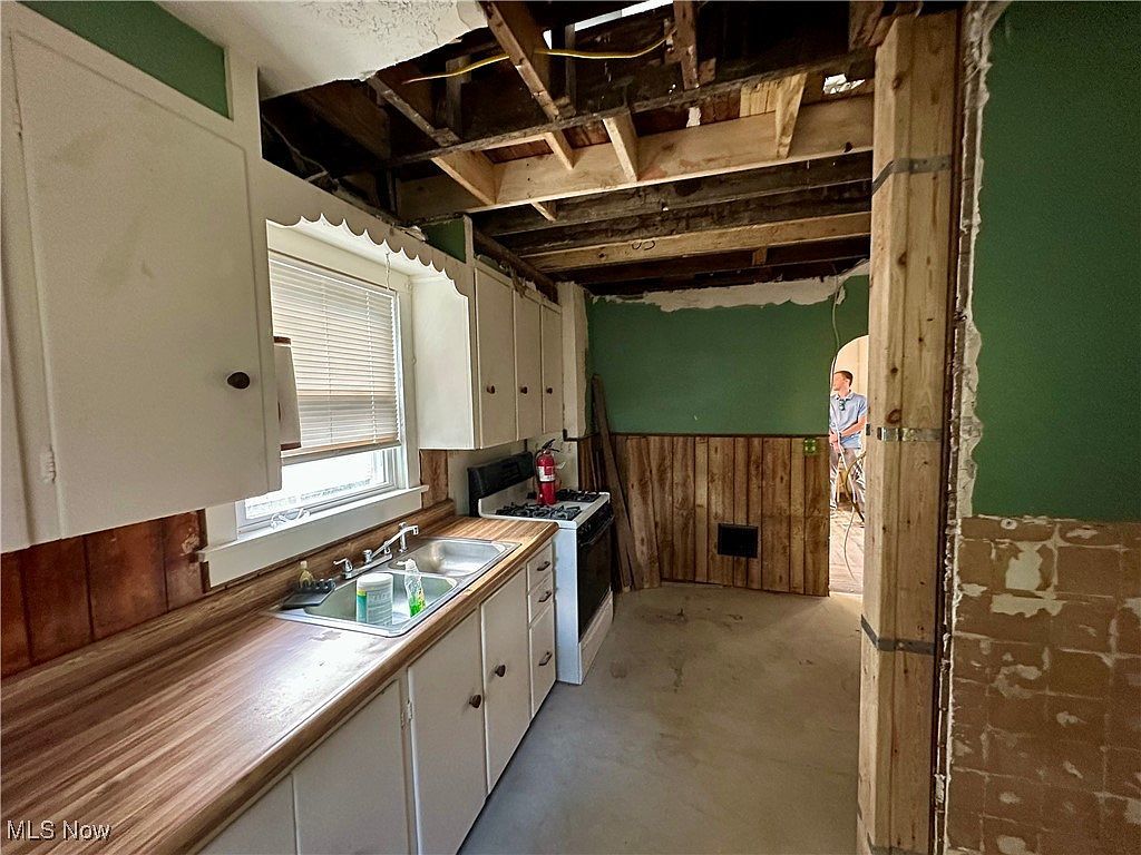 328 Oak Knoll Ave Newton Falls, OH 44444 - Thumbnail 4