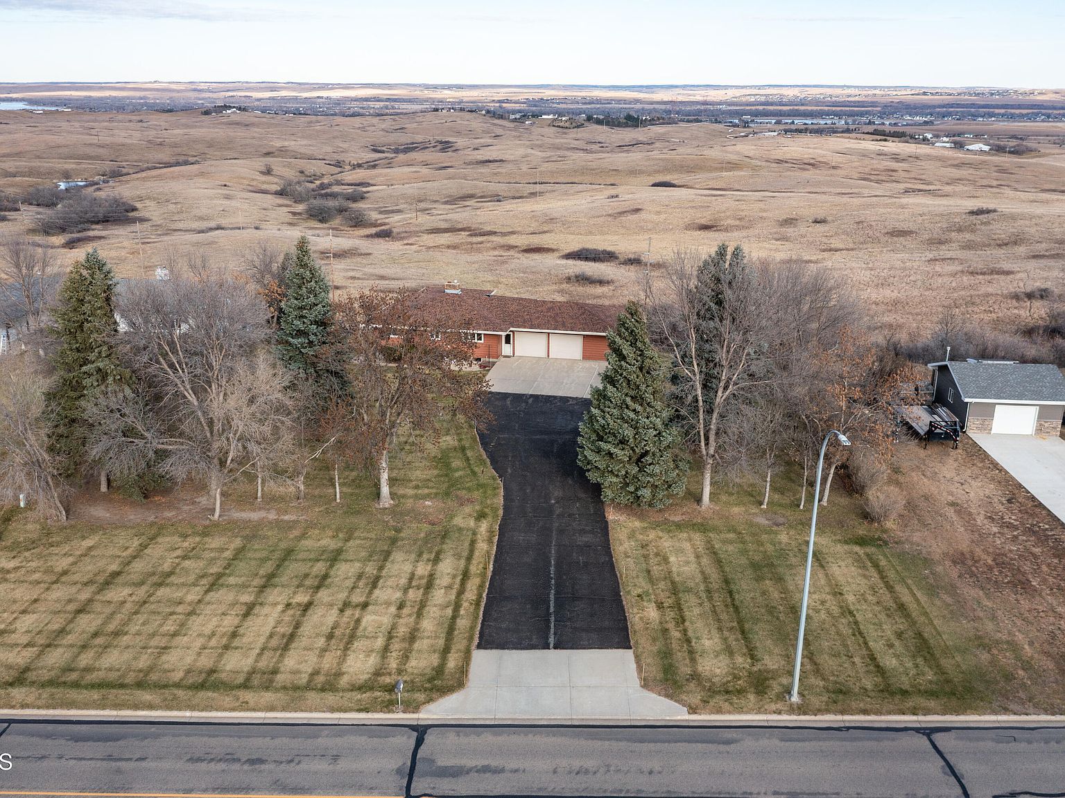 4004 Old Red Trl NW Mandan, ND 58554 - Thumbnail 4