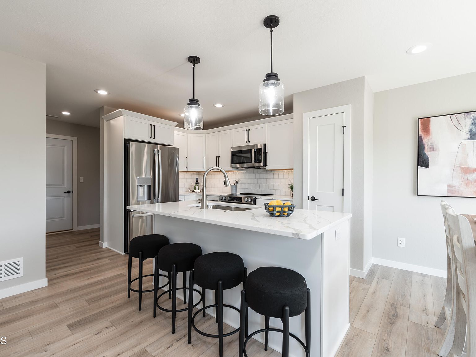 1710 Heart Ridge Loop SE Mandan, ND 58554 - Thumbnail 4