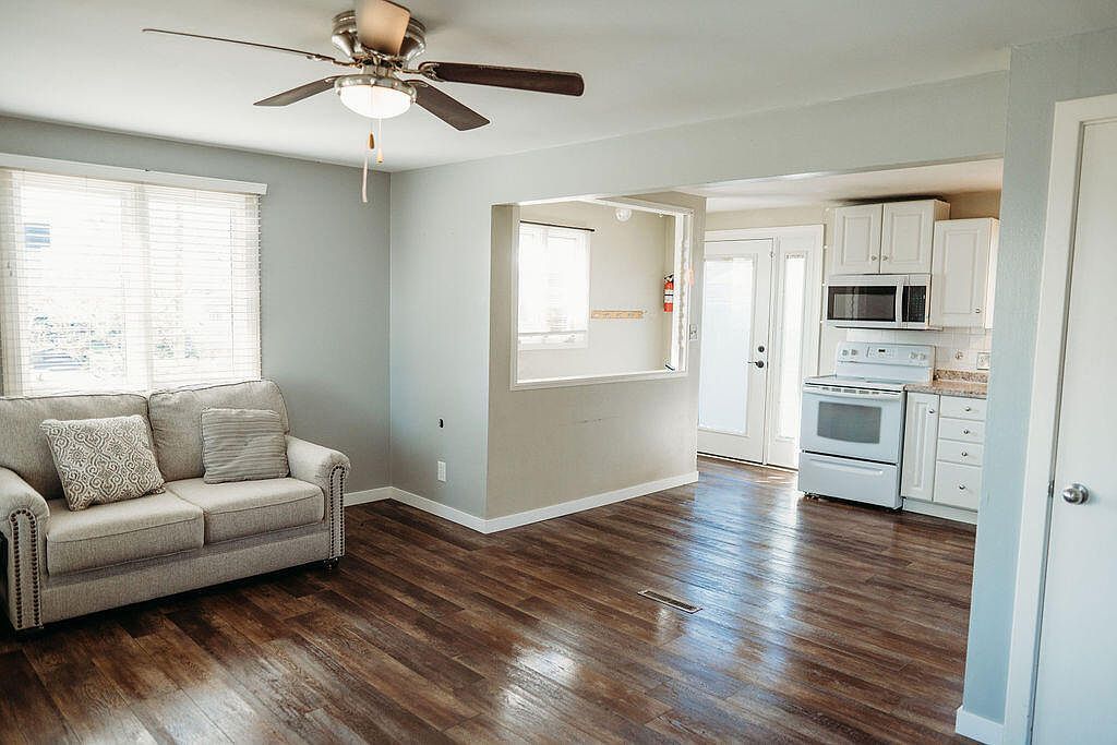 1424 4th Ave SW Aberdeen City, SD 57401 - Thumbnail 4