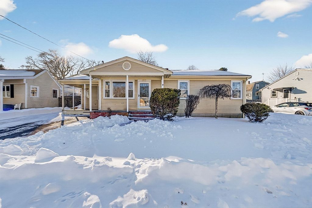 257 Lawrence St New Bedford, MA 02745 - Thumbnail 4