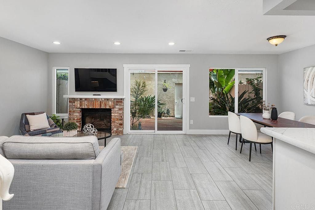 1774 Edgefield Ln Encinitas, CA 92024 - Thumbnail 4