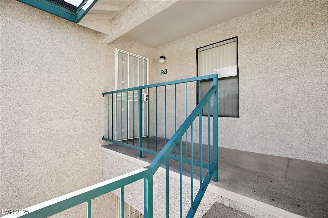 5221 Lindell Rd UNIT 202 Las Vegas, NV 89118 - Thumbnail 4