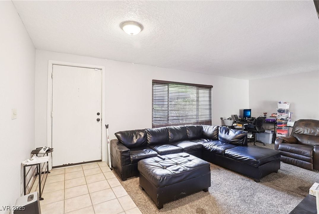 3233 Kinsale Ct Las Vegas, NV 89121 - Thumbnail 4