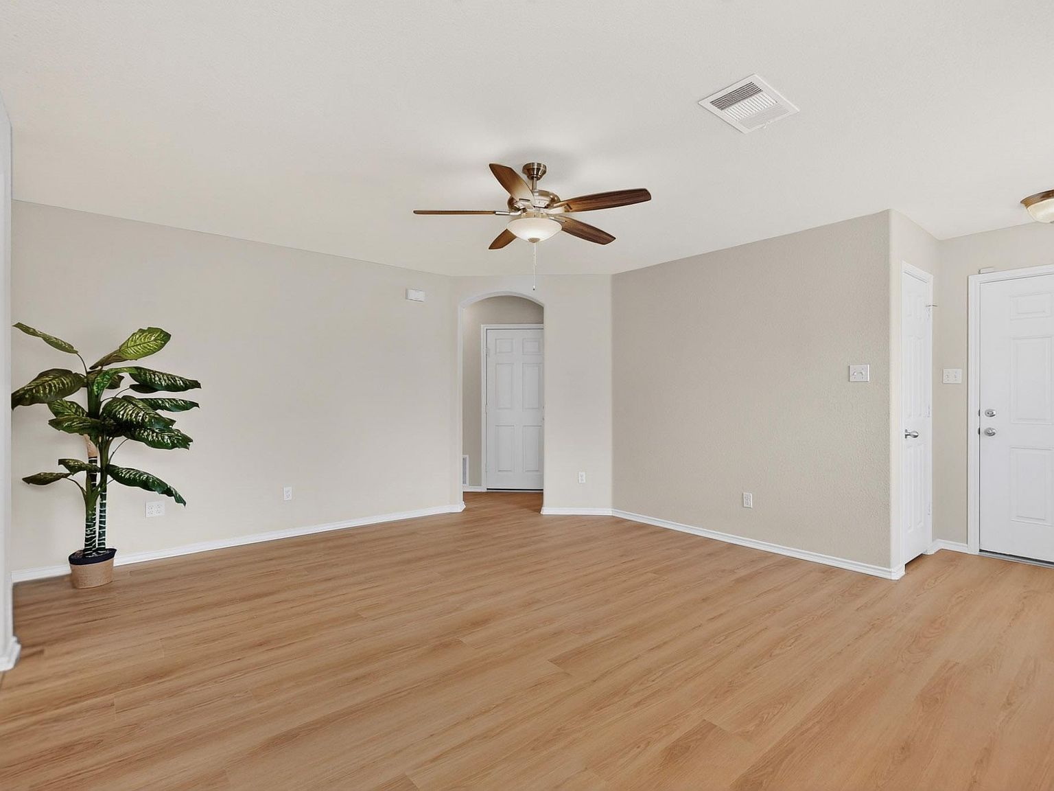 211 Lidell St Hutto, TX 78634 - Thumbnail 4