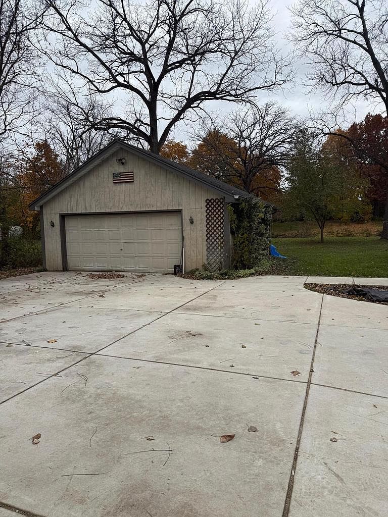 S65W18422 Ruby Dr Muskego, WI 53150  | Single Family