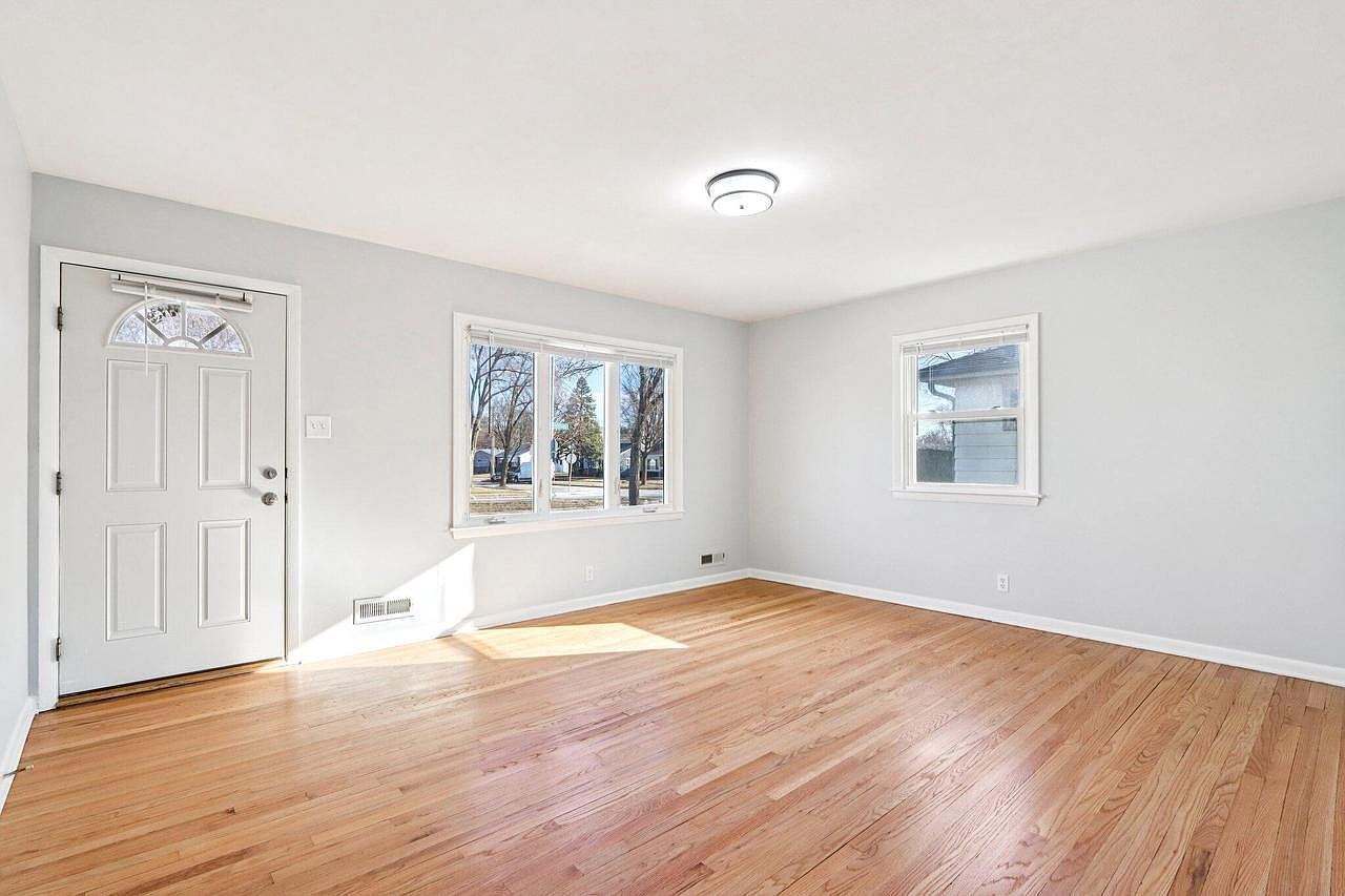 6609 W Morgan Ave Milwaukee, WI 53220 - Thumbnail 4