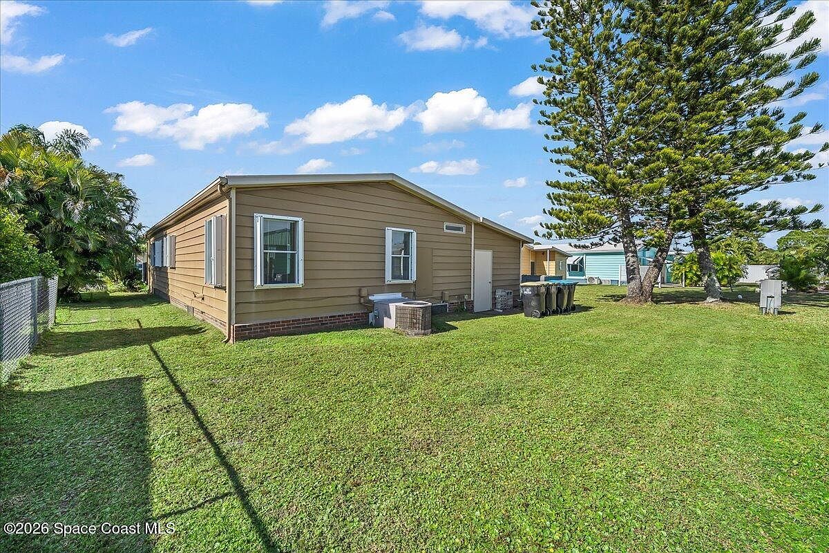 1961 Sago Palm St NE Palm Bay, FL 32905 - Thumbnail 4