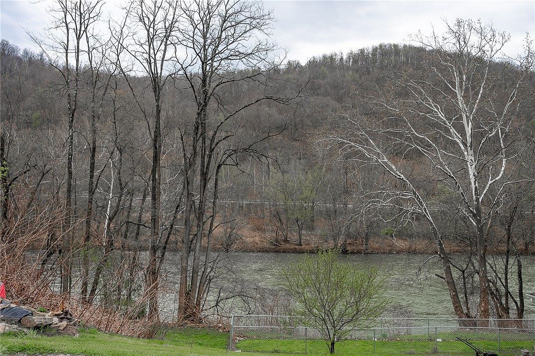 185 Front St #E/w Robinson, PA 15949 - Thumbnail 4