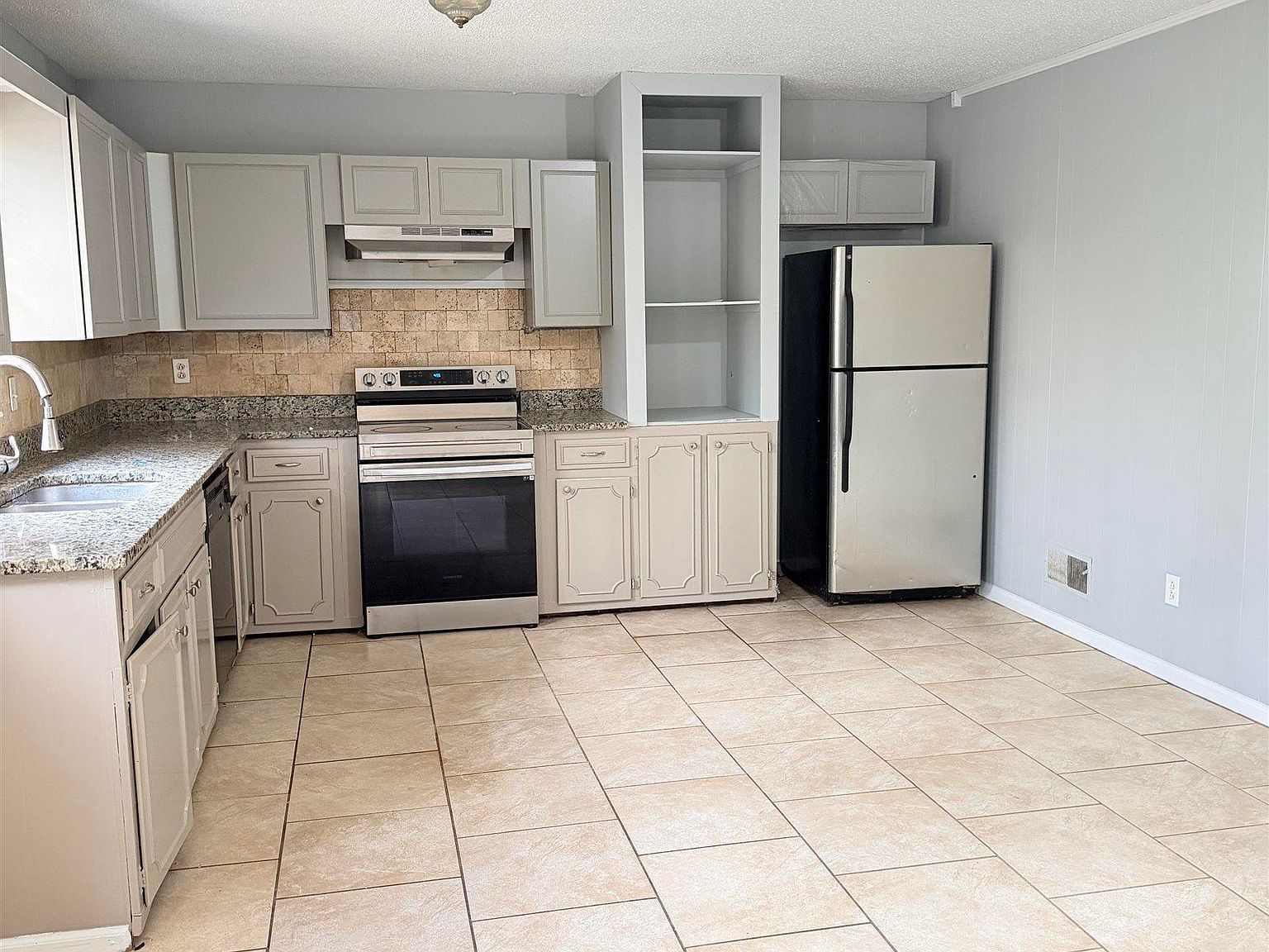 1437 Highland Dr Birmingham, AL 35235 - Thumbnail 4