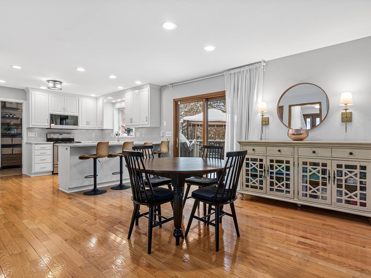 5816 Oxford St N Shoreview, MN 55126 - Thumbnail 4