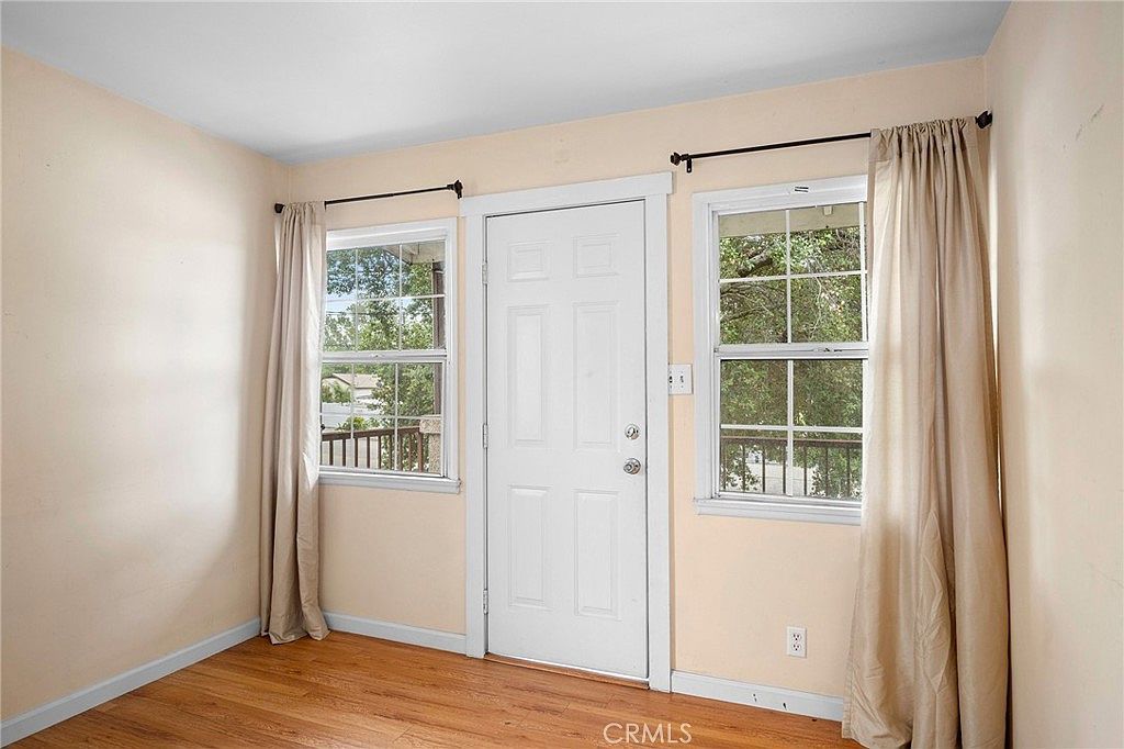 10018 Tujunga Canyon Blvd Tujunga, CA 91042 - Thumbnail 4