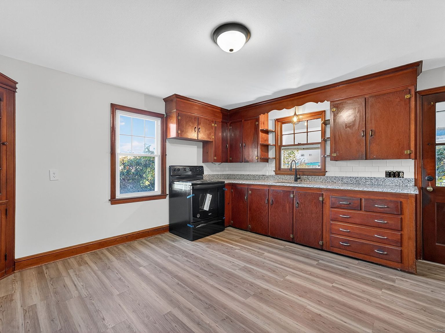 8 Quinebaug Rd Norwich, CT 06360 - Thumbnail 4