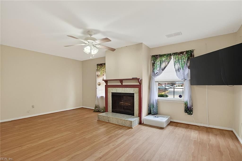 373 Circuit Ln UNIT A Newport News, VA 23608 - Thumbnail 4