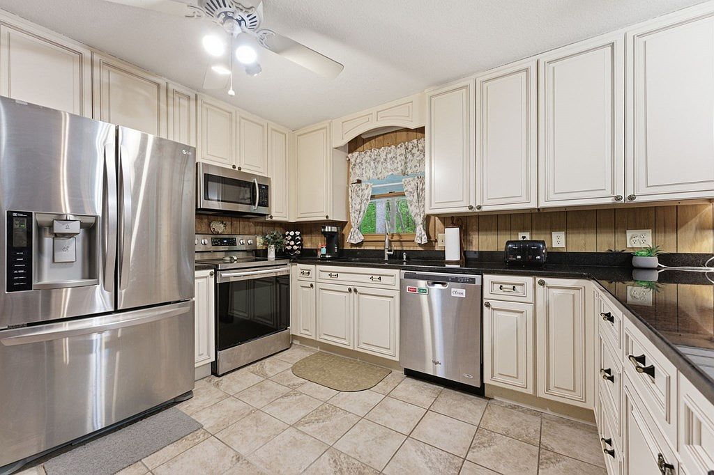 520 Wheat Field Rd Franklin, NC 28734 - Thumbnail 4