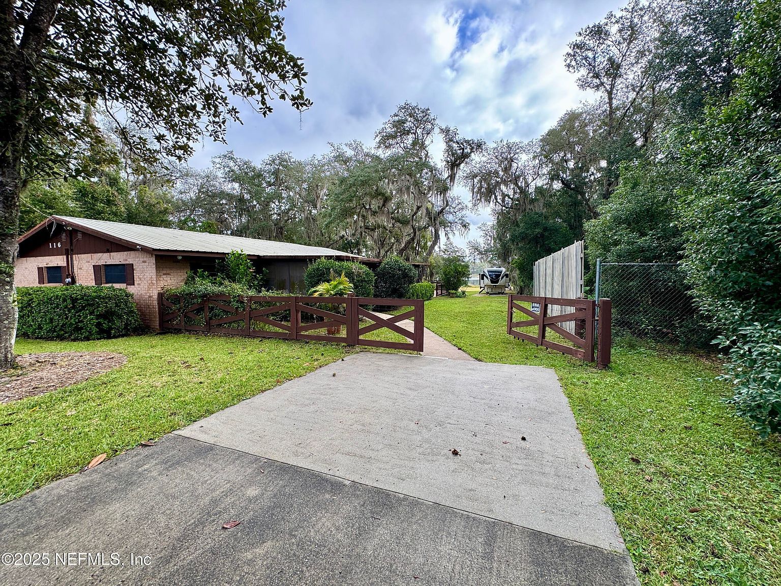 116 N Francis St Interlachen, FL 32148 - Thumbnail 4