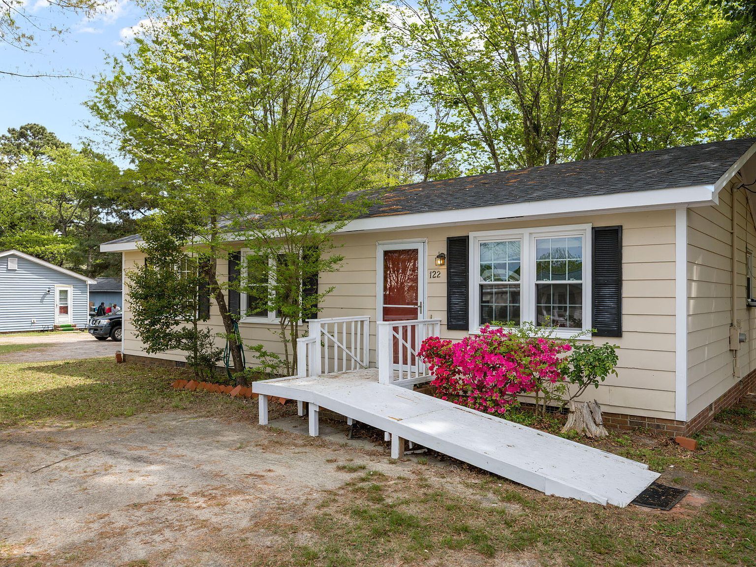 122 E Judd St Zebulon, NC 27597 - Thumbnail 4