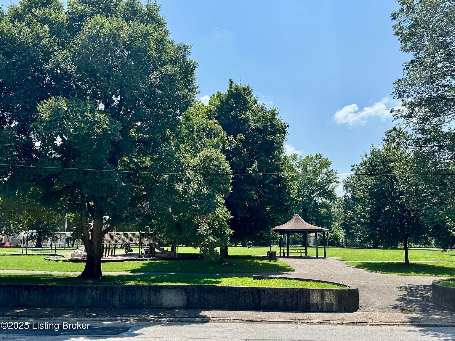 1913 Duncan St Louisville, KY 40203 - Thumbnail 4