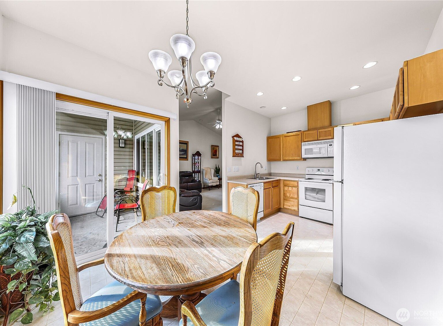 1305 Boon St APT 213 Sumas, WA 98295 - Thumbnail 4