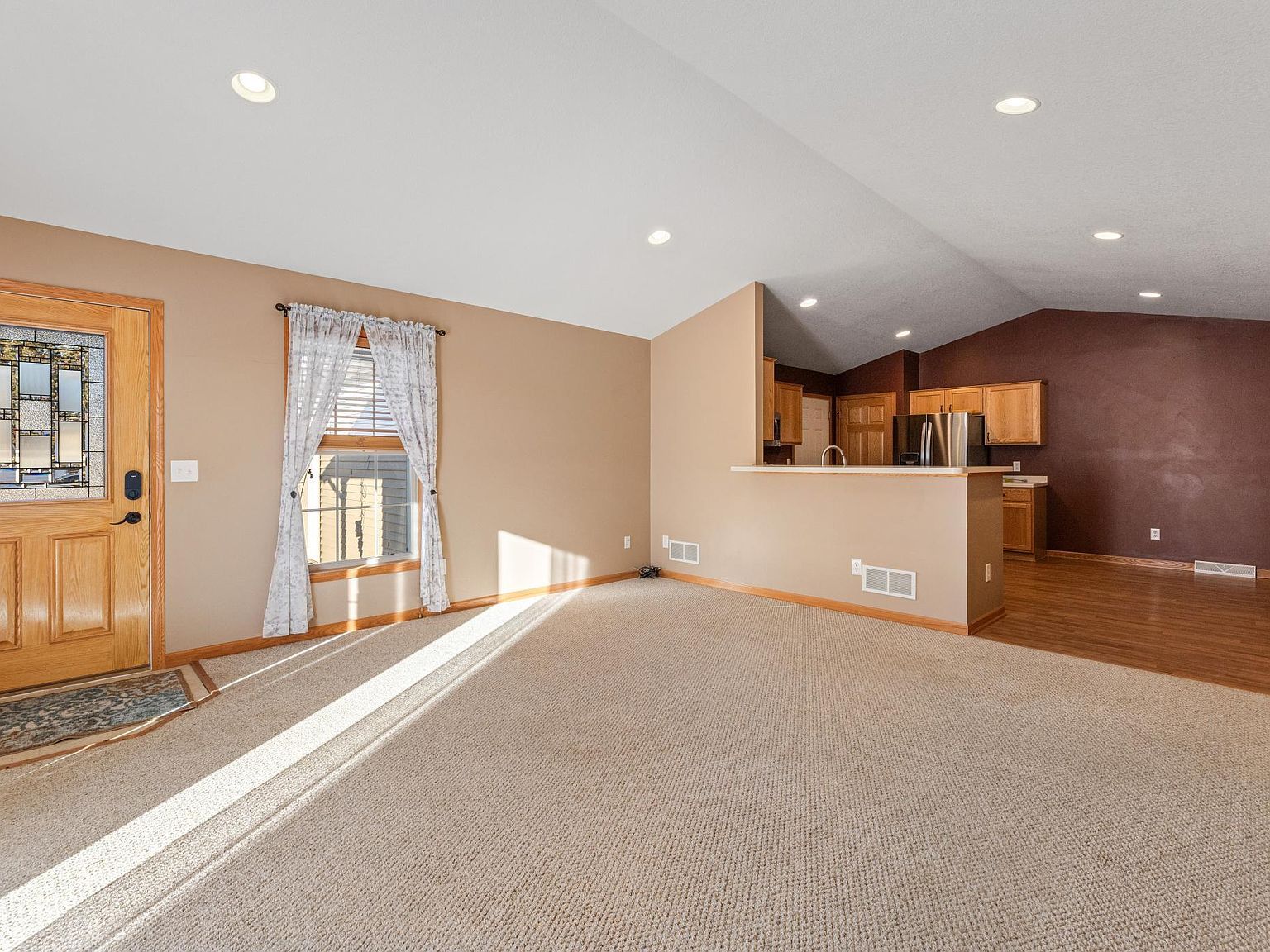 205 Park Dr Lewiston, MN 55952 - Thumbnail 4