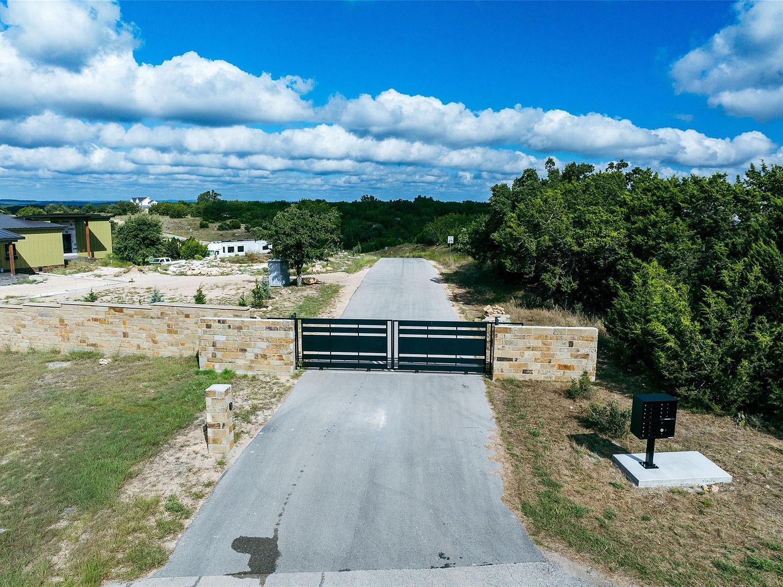 394 Vail River Rd Dripping Springs, TX 78620 - Thumbnail 4