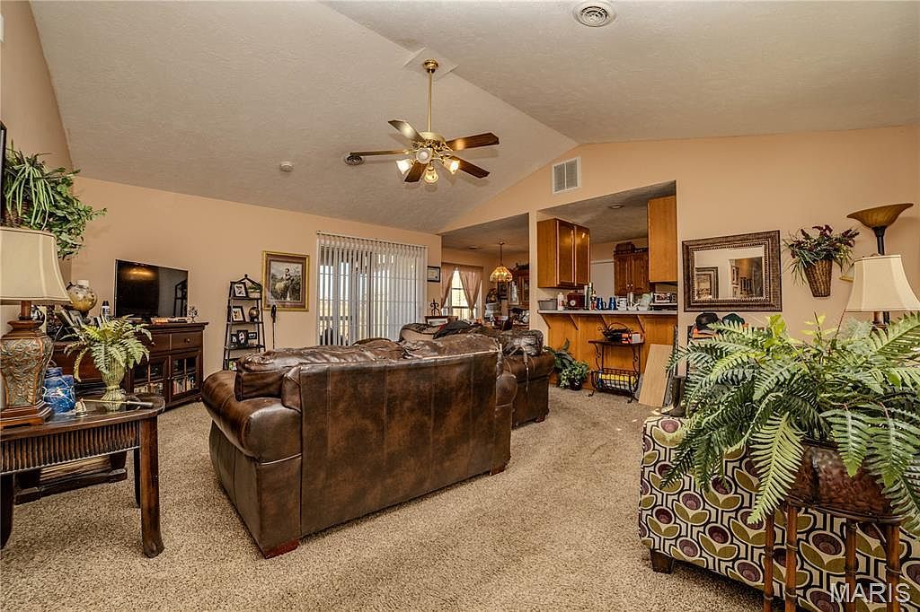 1131 Howard Dr Lebanon, MO 65536 - Thumbnail 4