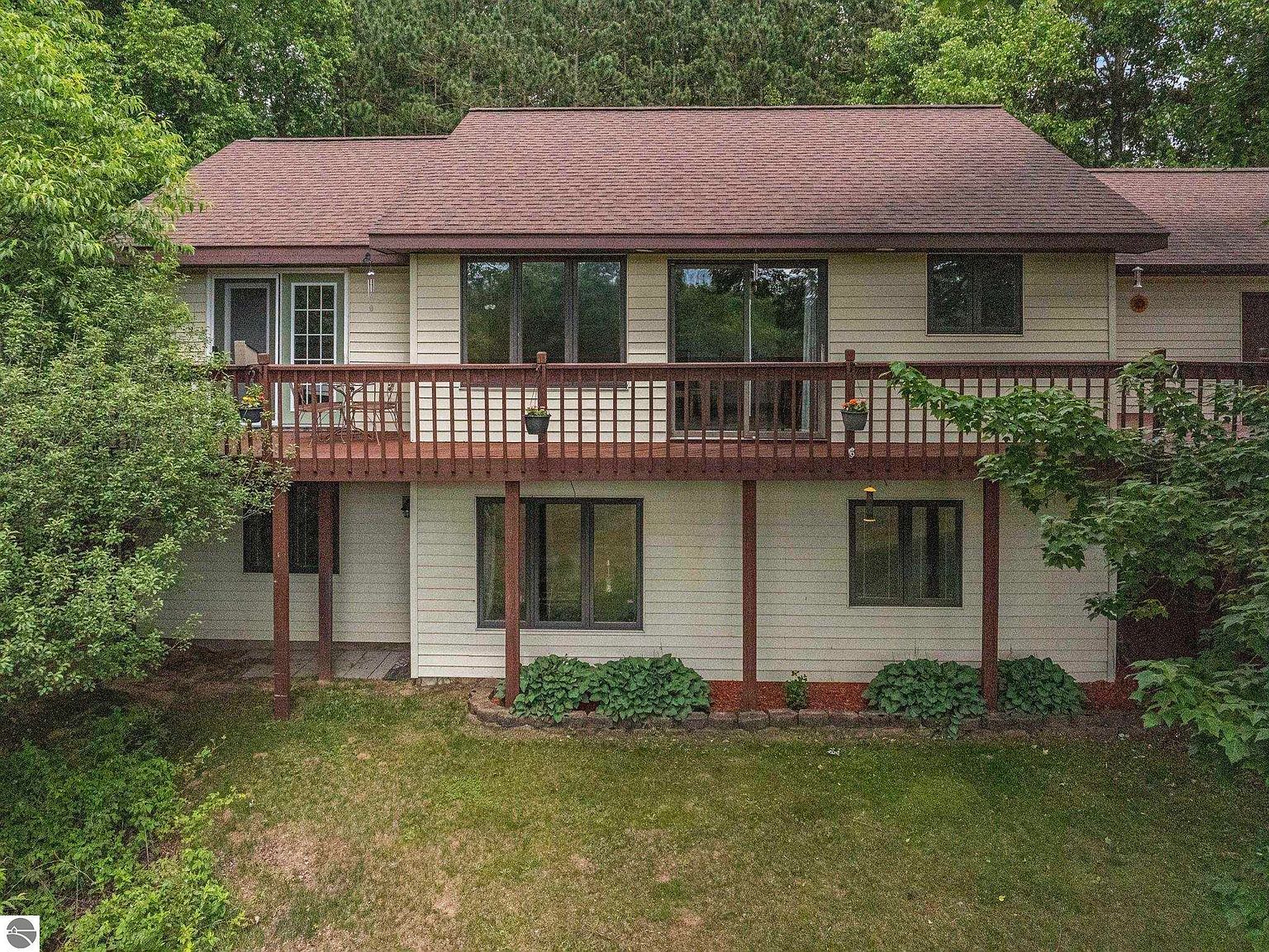 804 Arbutus Dr Cadillac, MI 49601 - Thumbnail 4