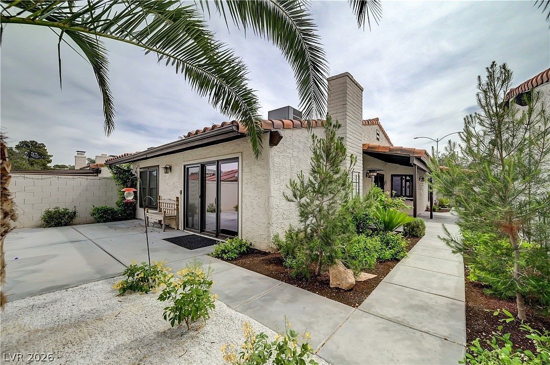 2494 Swan Ln Las Vegas, NV 89121 - Thumbnail 4