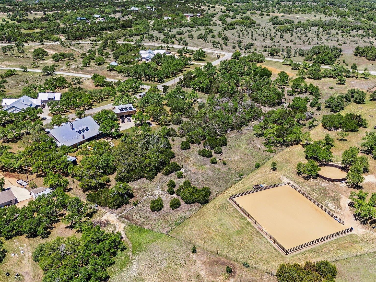 201 Medlin Creek Loop Dripping Springs, TX 78620 - Thumbnail 4