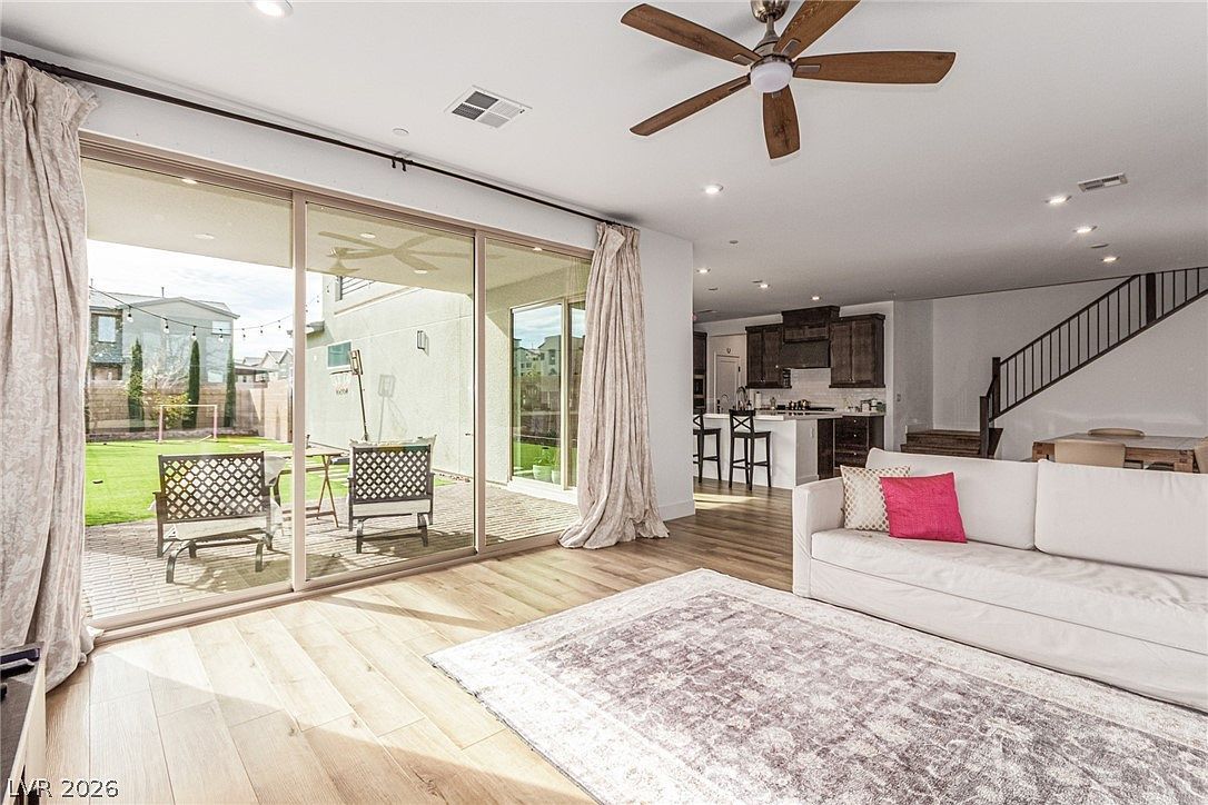 2598 Skylark Trail St Henderson, NV 89044 - Thumbnail 4