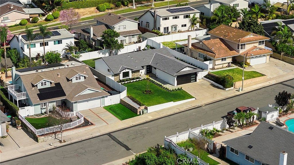 25078 Champlain Rd Laguna Hills, CA 92653 - Thumbnail 4