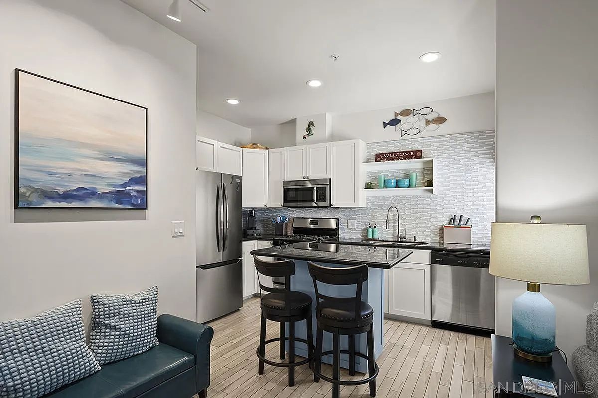 1106 4th St APT 4 Coronado, CA 92118 - Thumbnail 4
