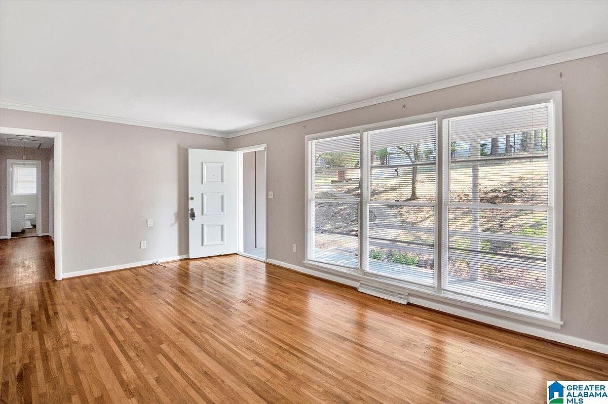 948 Ridgewood Cir Birmingham, AL 35235 - Thumbnail 4