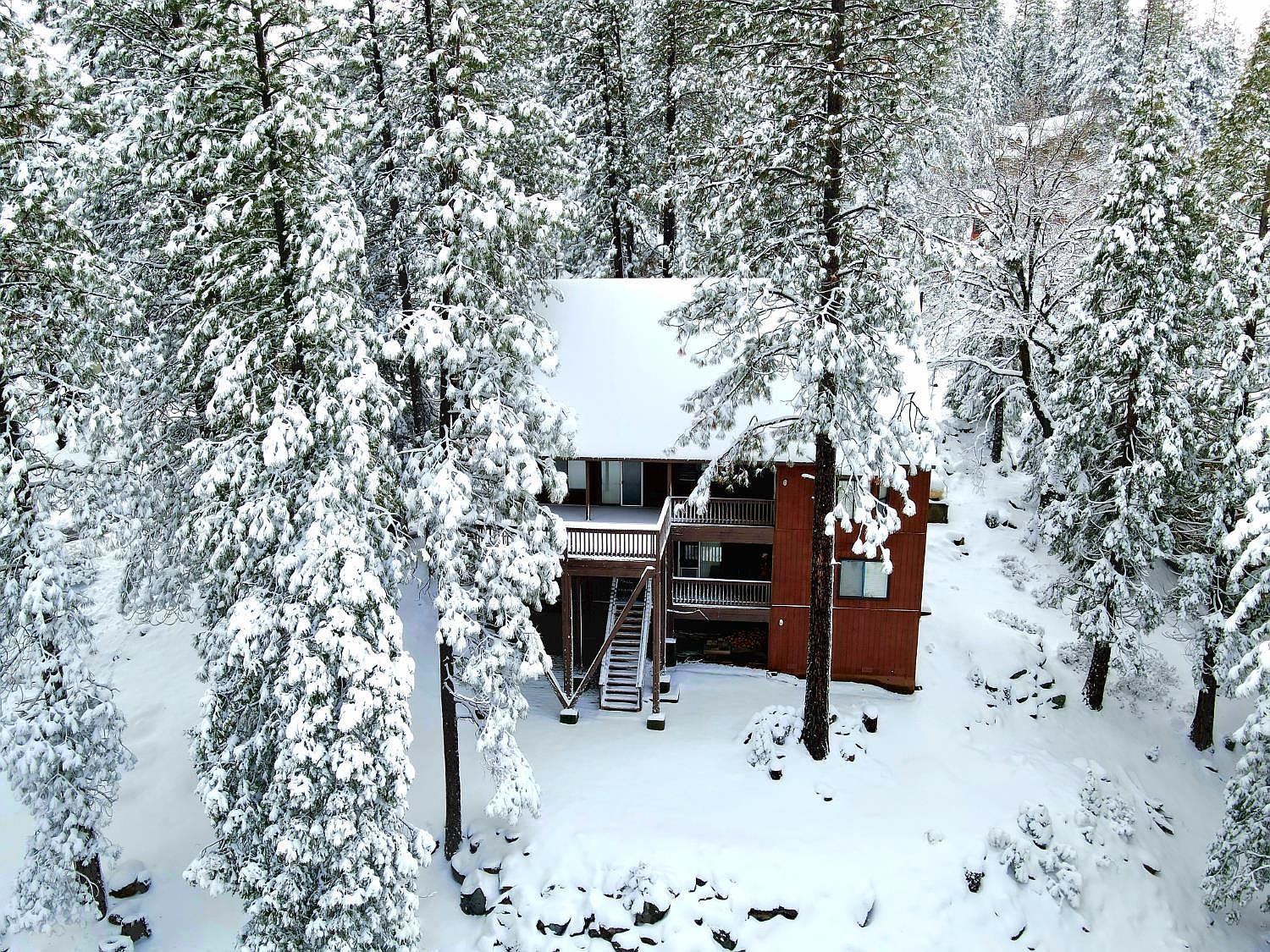 7501 Yosemite Park Way Yosemite National Park, CA 95389 - Thumbnail 4